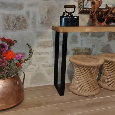Stonehouse Olivelia - Afrathias Appartement *