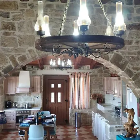 Stonehouse Olivelia - Afrathias Appartement