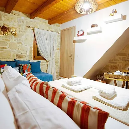 Stonehouse Olivelia - Afrathias Appartement